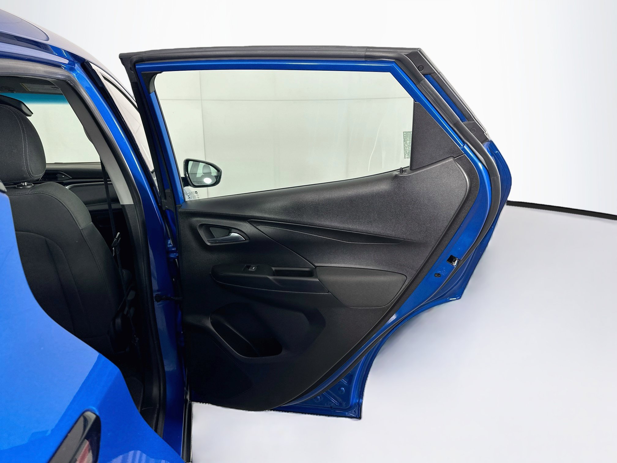 Used 2022 Chevrolet Bolt LT FWD image 28