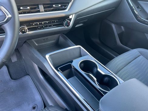 Used 2025 Chevrolet Equinox LT image 40