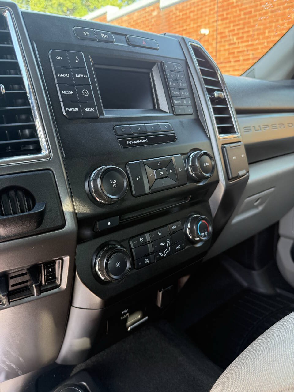 Used 2017 Ford F250 XLT AWD/4WD image 14
