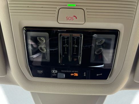 Used 2025 Volkswagen Atlas SEL image 18