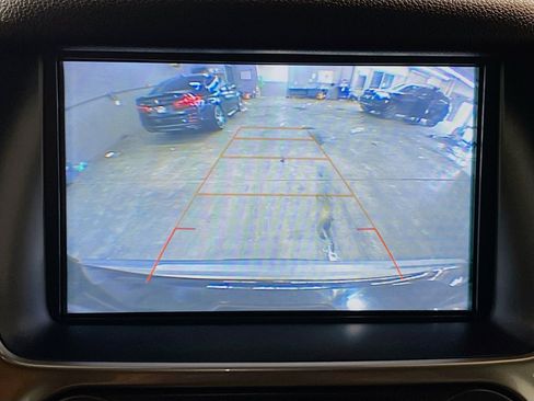 Used 2018 Chevrolet Suburban LT w/ Luxury Package RWD image 10