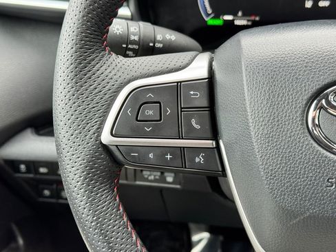 Used 2025 Toyota Sienna XSE w/ XSE Premium Package image 62