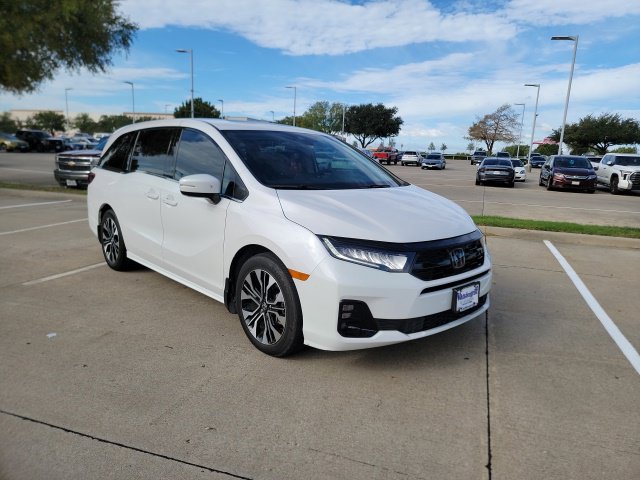 Used 2025 Honda Odyssey Elite image 3