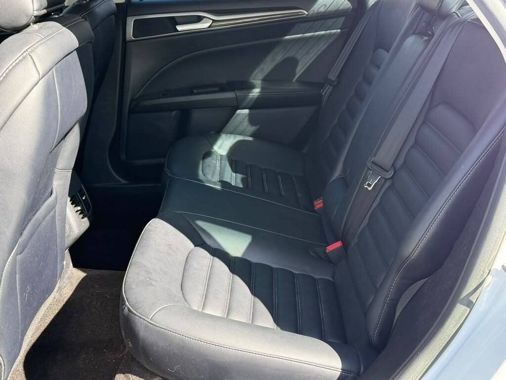 Used 2019 Ford Fusion SEL FWD image 11