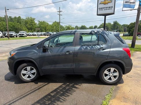 Used 2019 Chevrolet Trax LS AWD/4WD image 10