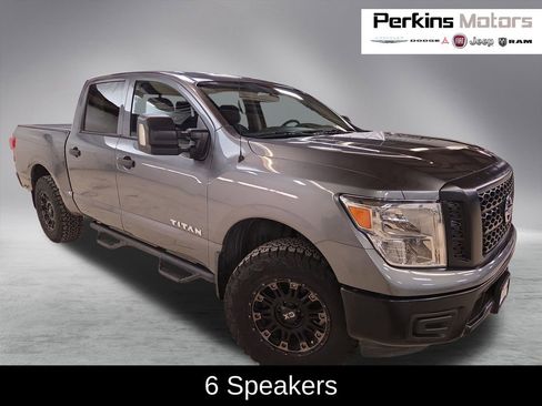 Used 2018 Nissan Titan S image 1