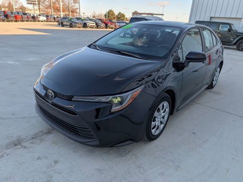 Used 2023 Toyota Corolla LE image 33