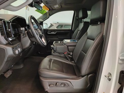 Used 2025 GMC Sierra 1500 SLT AWD/4WD image 11