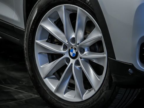 Used 2017 BMW X3 xDrive28i AWD/4WD image 3
