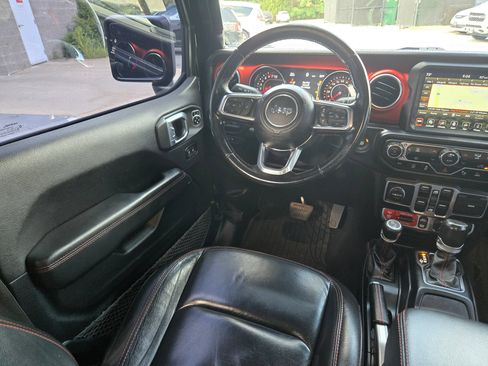 Used 2020 Jeep Gladiator Rubicon AWD/4WD image 9