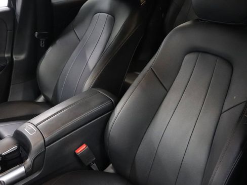 Used 2020 Mercedes-Benz GLB 250 image 10