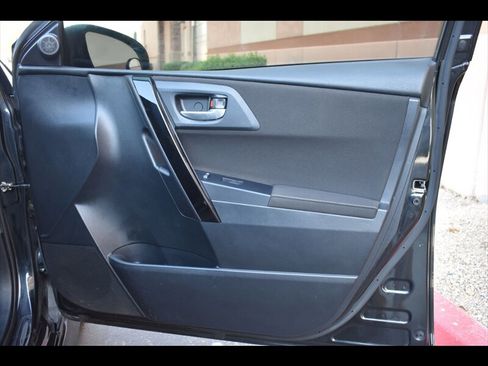 Used 2017 Toyota Corolla iM image 30