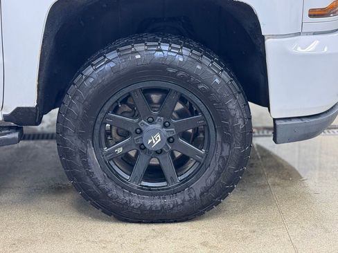 Used 2018 Chevrolet Silverado 1500 LT w/ True North Edition AWD/4WD image 4