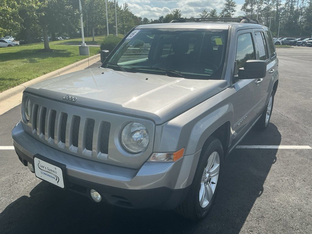 Used 2015 Jeep Patriot Latitude w/ Sun/Sound Group AWD/4WD image 2