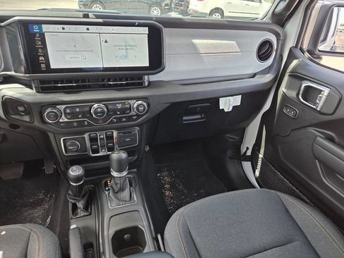 Used 2025 Jeep Wrangler Unlimited Sport AWD/4WD image 14