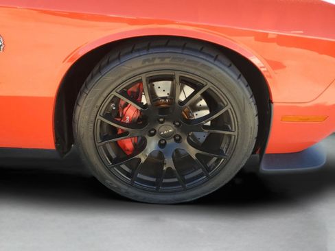 Used 2016 Dodge Challenger SRT Hellcat image 30