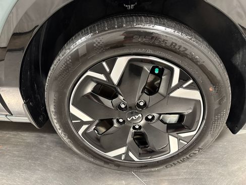 Certified 2023 Kia Niro Wind w/ Wind Preserve Package FWD image 20