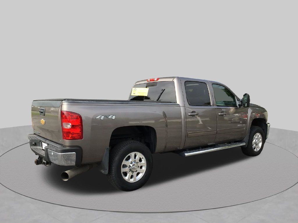 Used 2014 Chevrolet Silverado 3500 LTZ w/ LTZ Plus Package AWD/4WD image 7