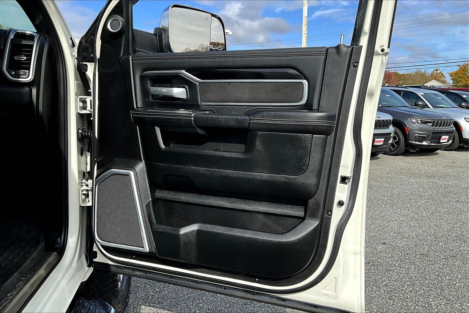 Used 2020 RAM 3500 Laramie AWD/4WD image 23