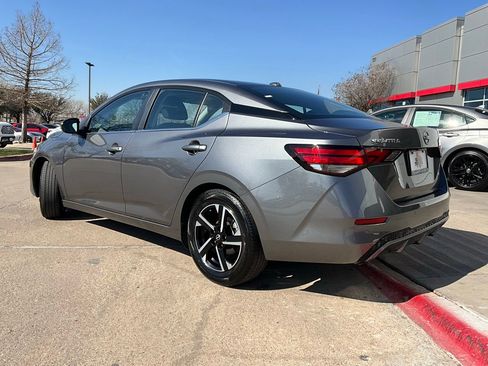 Used 2025 Nissan Sentra SV image 7