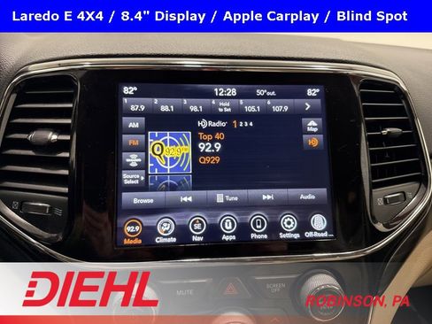 Used 2022 Jeep Grand Cherokee Laredo E image 28