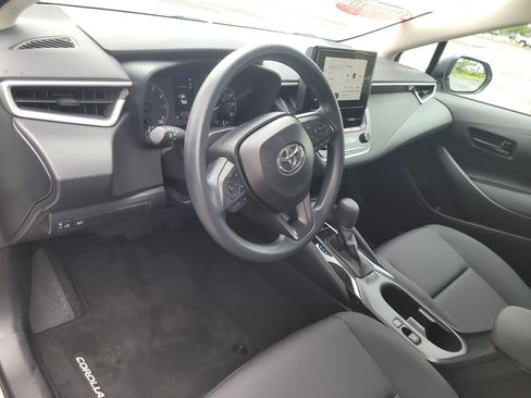 Used 2025 Toyota Corolla LE FWD image 18