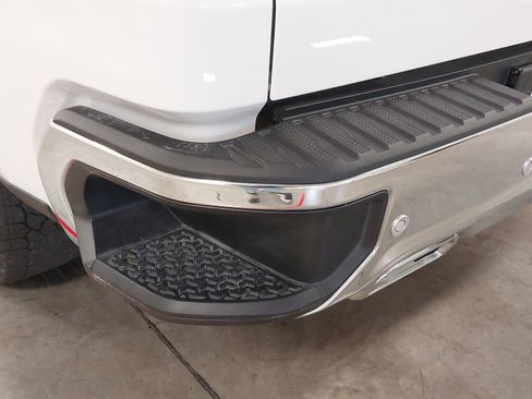 Used 2024 Chevrolet Silverado 1500 LTZ w/ Z71 Off-Road Package AWD/4WD image 39