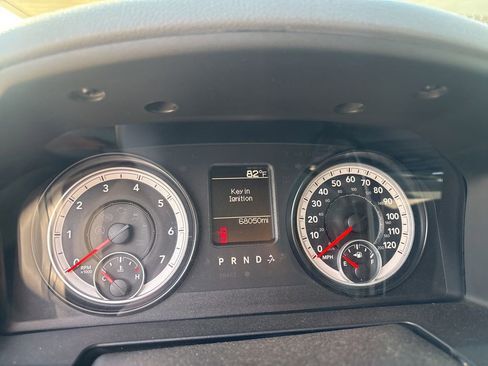 Used 2014 RAM 1500 Express RWD image 2
