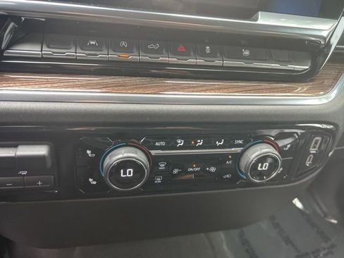 Used 2025 Chevrolet Silverado 1500 LT AWD/4WD image 22