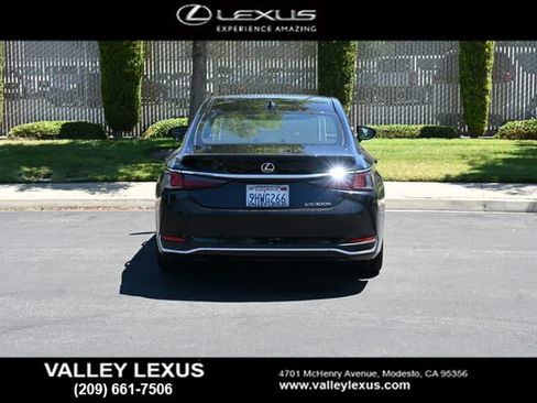 Used 2024 Lexus ES 300h w/ Premium Package FWD image 5