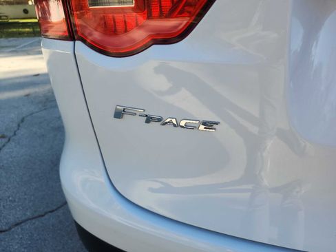 Used 2018 Jaguar F-PACE Premium image 8