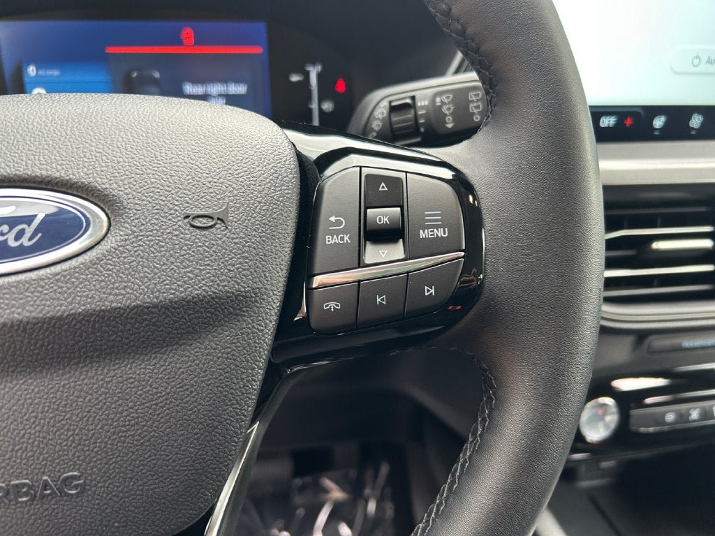 Used 2025 Ford Escape SE FWD image 16