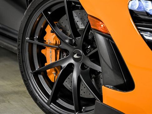 Used 2020 McLaren 720S Luxury RWD image 3