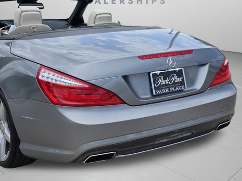 Used 2014 Mercedes-Benz SL 550 image 31
