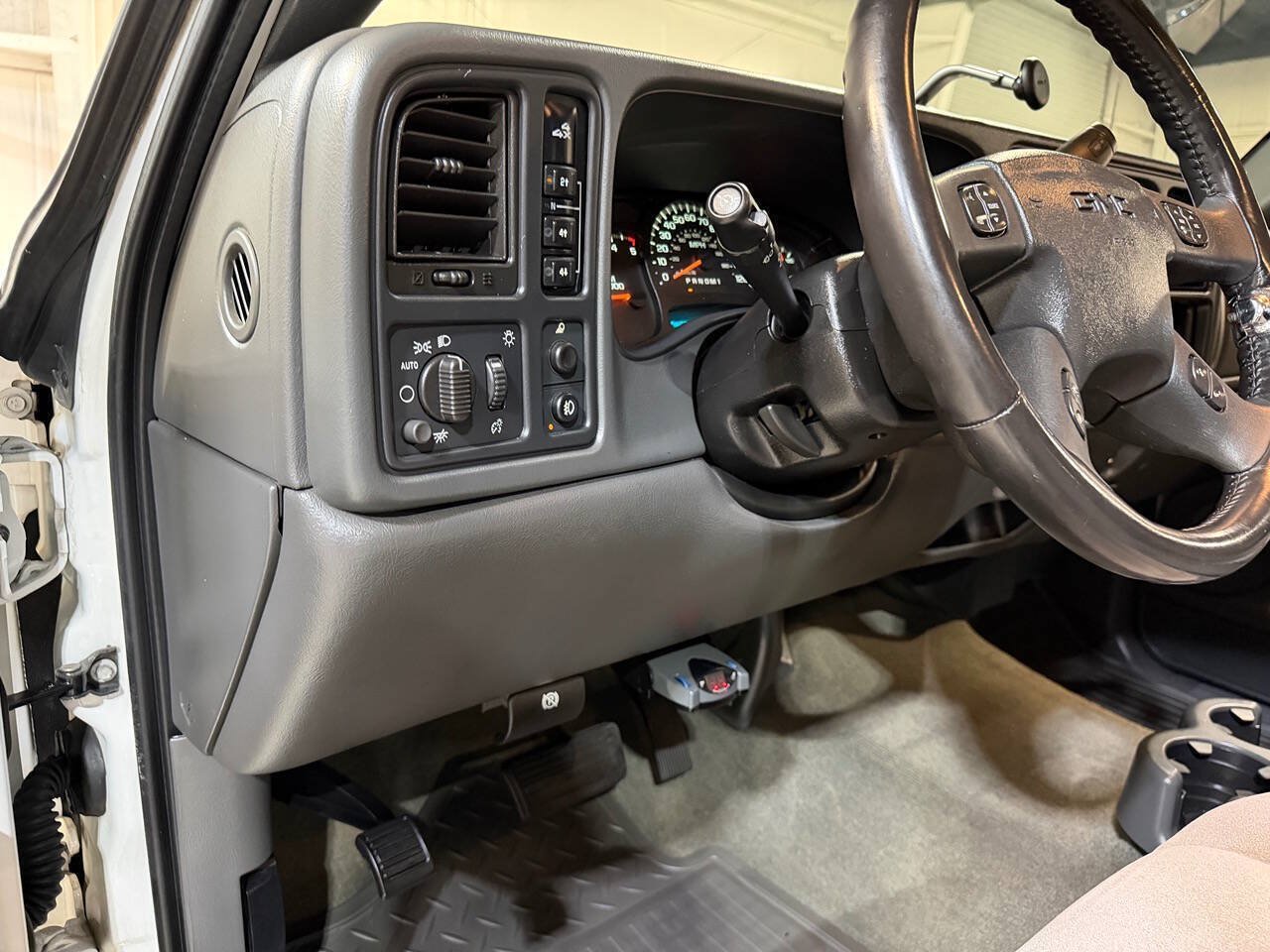 Used 2007 GMC Sierra 2500 SLE w/ Heavy-Duty Power Package AWD/4WD image 42