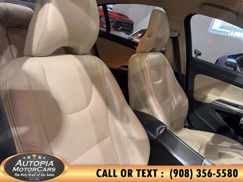 Used 2018 Volvo S60 T5 Inscription image 13