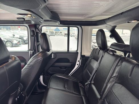 Used 2022 Jeep Wrangler Unlimited Sahara w/ Cold Weather Group image 34