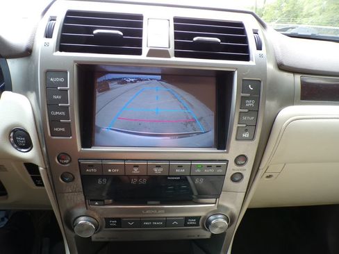 Used 2014 Lexus GX 460 w/ Premium Package AWD/4WD image 27