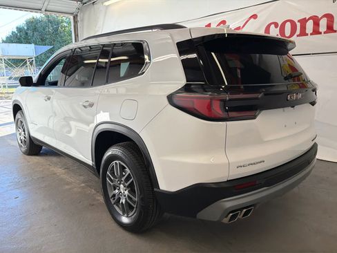 Used 2025 GMC Acadia Elevation image 10