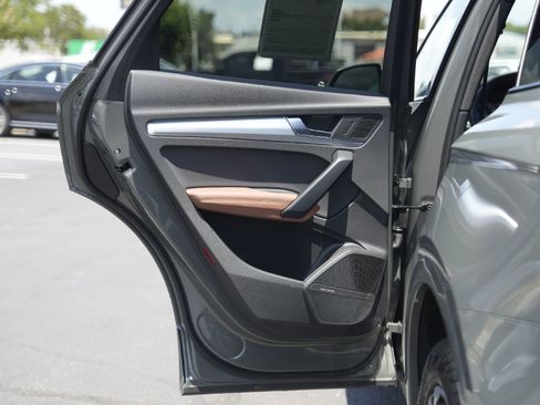 Certified 2025 Audi Q5 2.0T Premium Plus w/ Premium Plus Package image 30