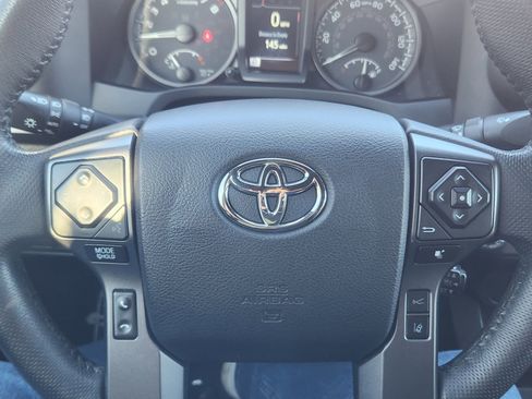 Used 2022 Toyota Tacoma TRD Off-Road w/ Technology Package image 7