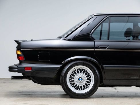 Used 1988 BMW M5 image 10