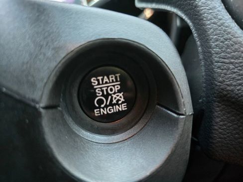 Used 2018 Jeep Compass Latitude w/ Cold Weather Group image 26