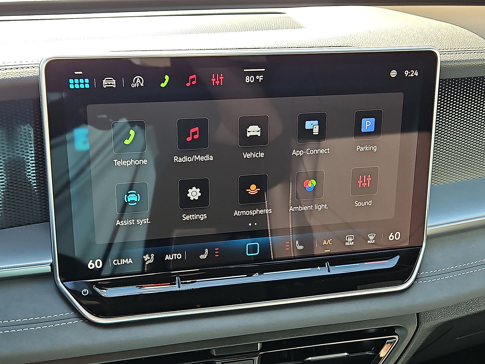 New 2026 Volkswagen Tiguan SE R-Line FWD image 20