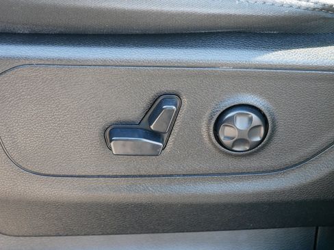 Used 2020 RAM 1500 Big Horn AWD/4WD image 20