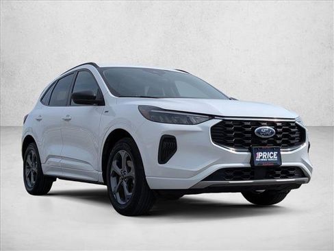 Used 2023 Ford Escape ST-Line image 3