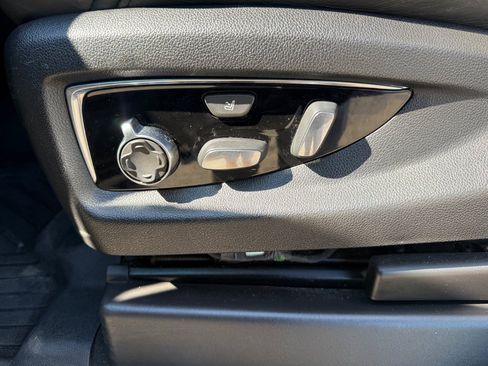Used 2018 Cadillac Escalade ESV Platinum AWD/4WD image 12