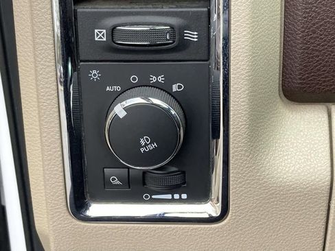 Used 2016 RAM 1500 Laramie w/ Convenience Group image 20