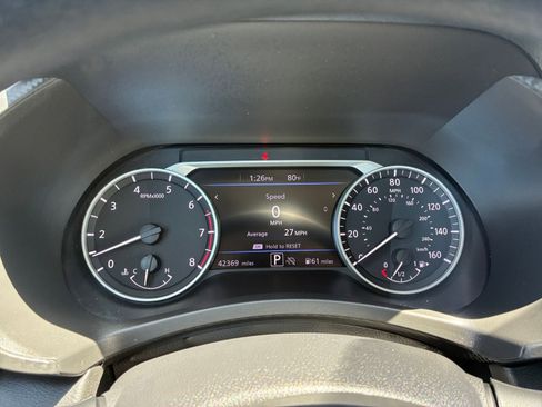 Used 2025 Nissan Sentra SV FWD image 38