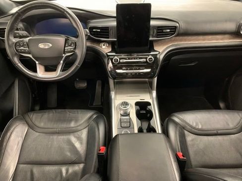 Used 2022 Ford Explorer Platinum w/ Technology Package AWD/4WD image 22